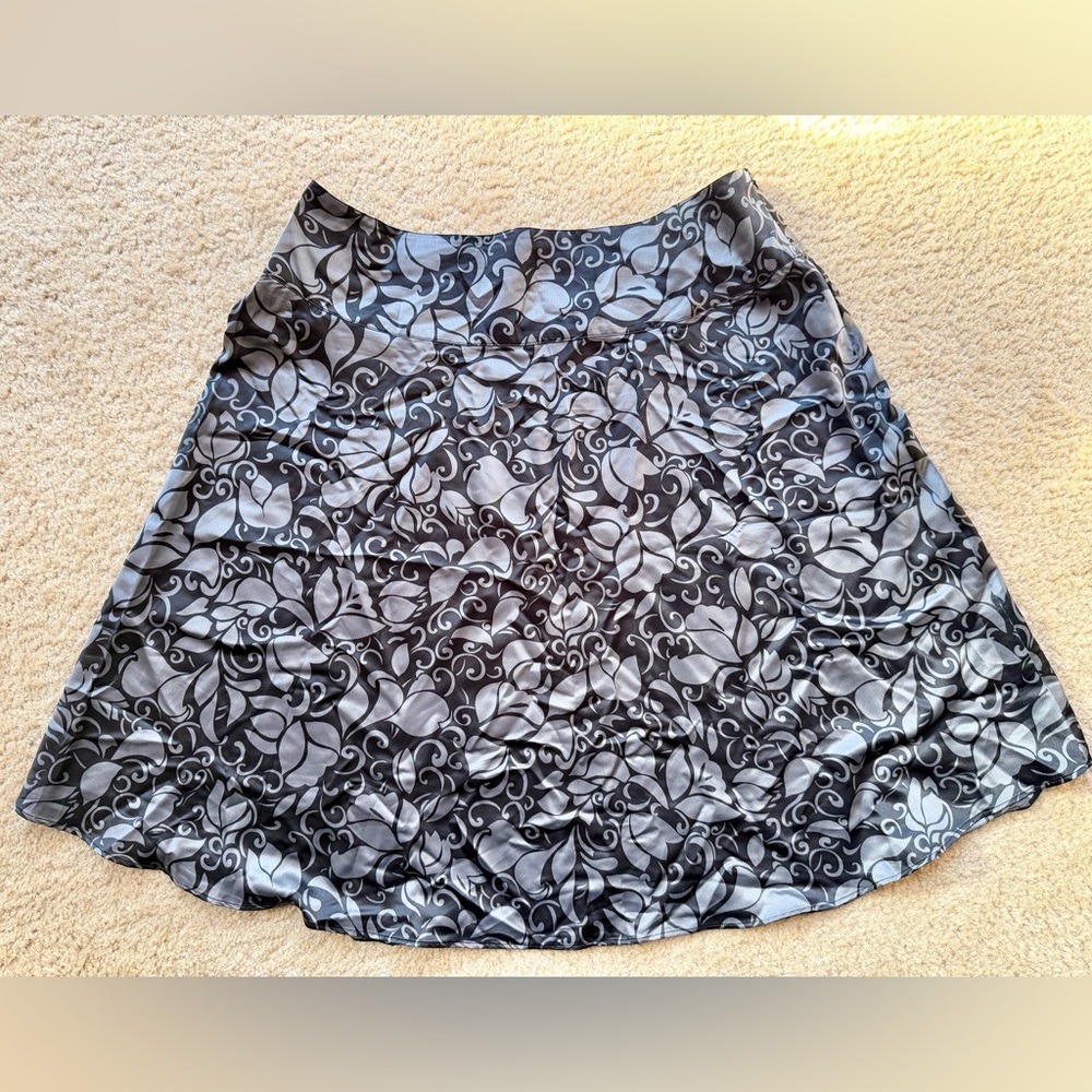 New York & Company Black and Gray A-Line Silky Skirt